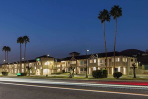 Exterior - Quality Inn Lake Elsinore I-15 (Lake Elsinore)