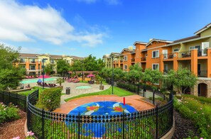 Exterior - Vino Bello Resort (Napa)