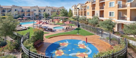 2 outdoor pools