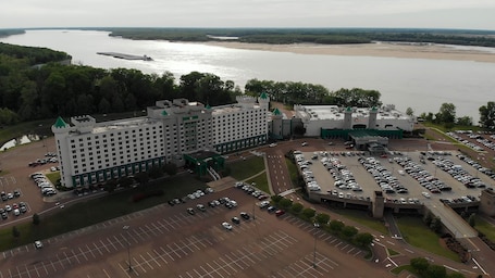 Fassade der Unterkunft. Fitz Tunica Casino & Hotel, Trademark Collection by Wyndham