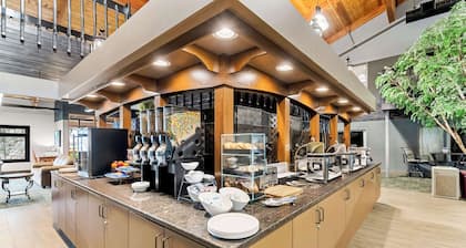 Heartland Inn & Suites, SureStay Collection by Best Western