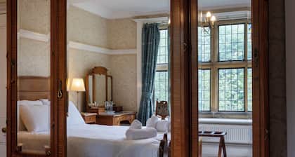 Dunsley Hall Country House Hotel