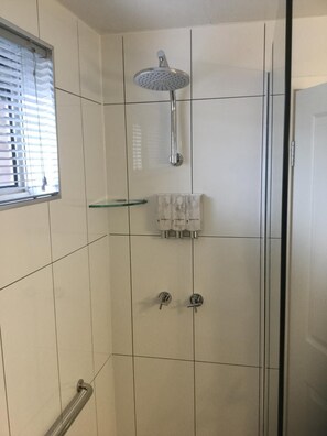 Duschwanne, Handtücher