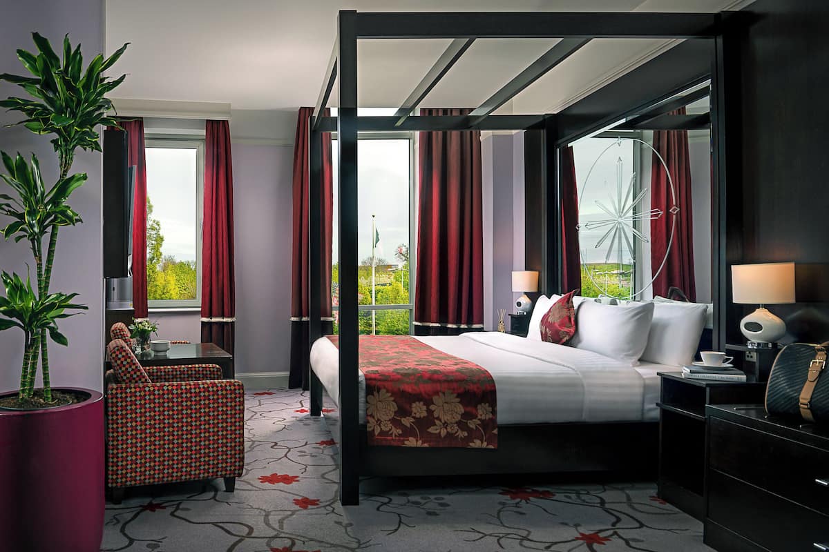 Superior Suite | 1 bedroom, hypo-allergenic bedding, in-room safe, desk