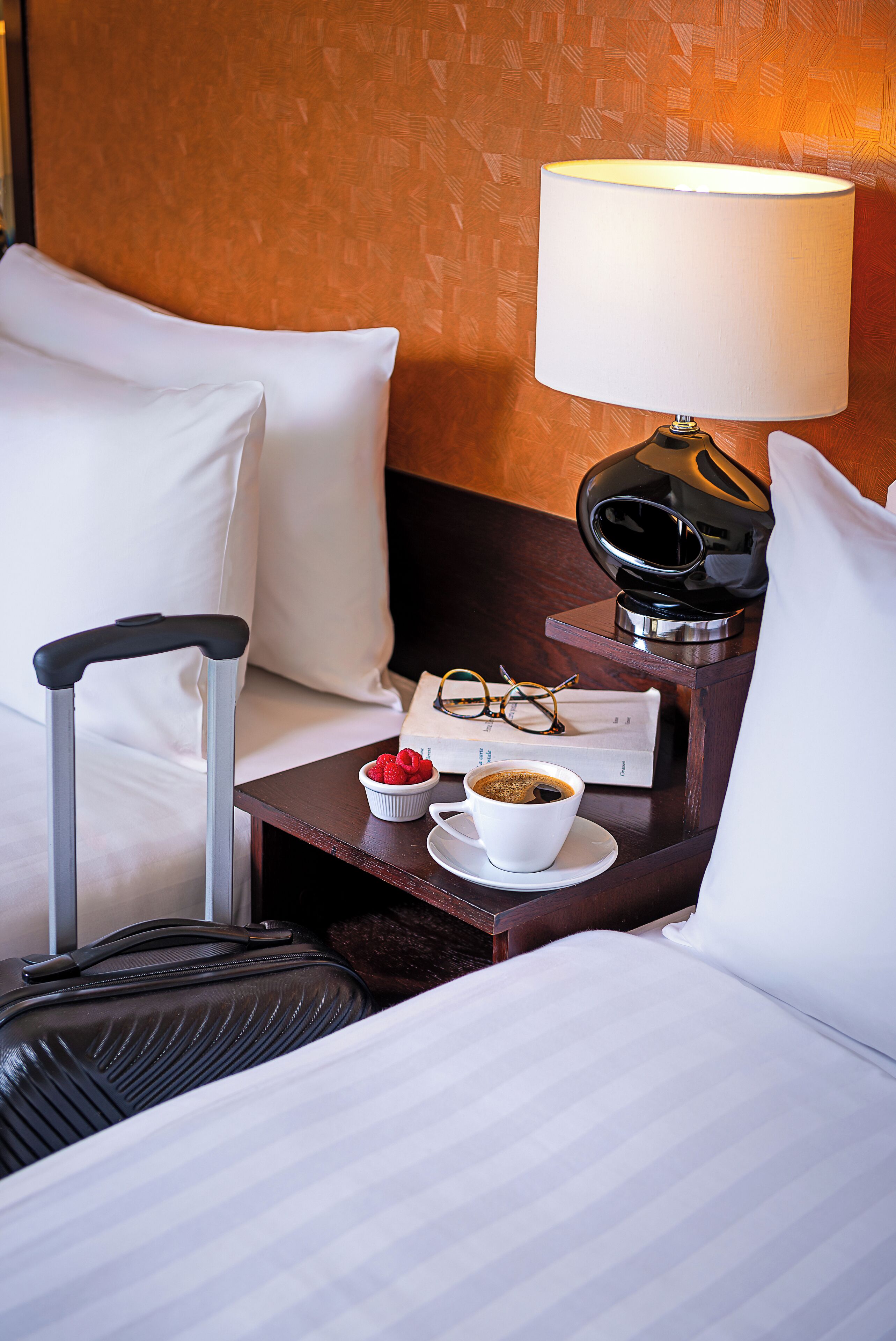 superior twin room, 2 single beds | 1 bedroom, hypo-allergenic bedding, in-room safe, desk