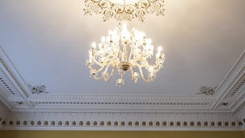 Suite de lujo, para no fumadores | Decoración personalizada y muebles diferentes