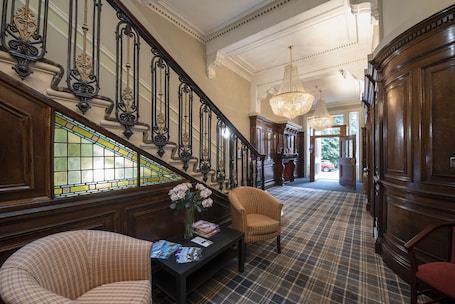 Grosvenor Suites