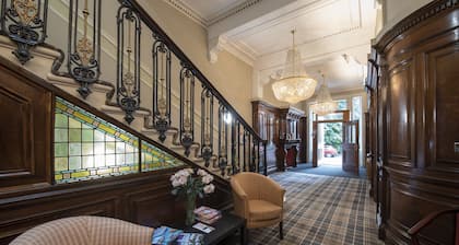 Grosvenor Suites