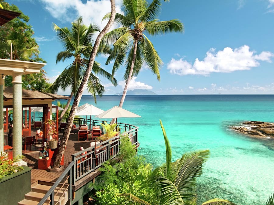 2 restauranter, frokost, lunsj og middag serveres, internasjonale retter