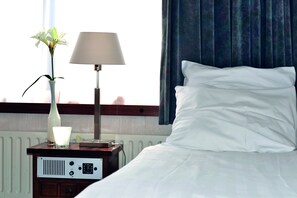 In-room safe, cribs/infant beds, rollaway beds, free WiFi - Badhotel Noordwijk (Noordwijk)