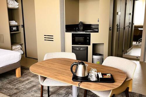 1 bedroom, premium bedding, in-room safe, desk