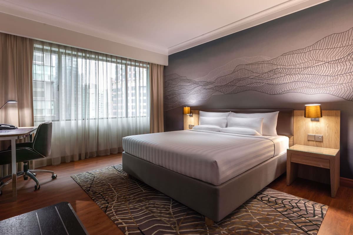 Junior Suite, 1 King Bed | 1 bedroom, minibar, in-room safe, desk