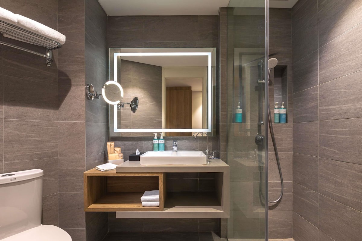 1 bedroom, minibar, in-room safe, desk
