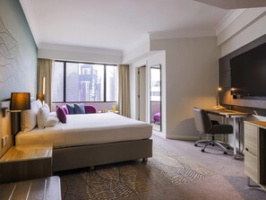 Executive Room, 1 King Bed | Minibar, in-room safe, desk, blackout drapes - Novotel Kuala Lumpur City Centre (Kuala Lumpur)