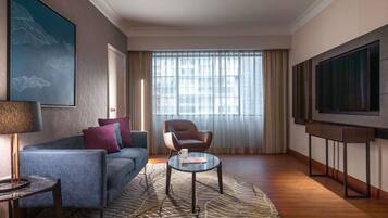 Junior Suite, 1 King Bed | Living room