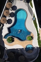 Kolam renang outdoor
