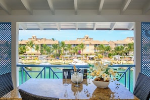 Signature Three bedroom lagoon front | Terrace/patio