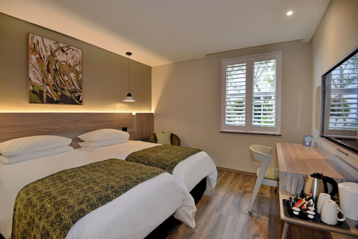 in-room safe, desk, laptop workspace, blackout curtains