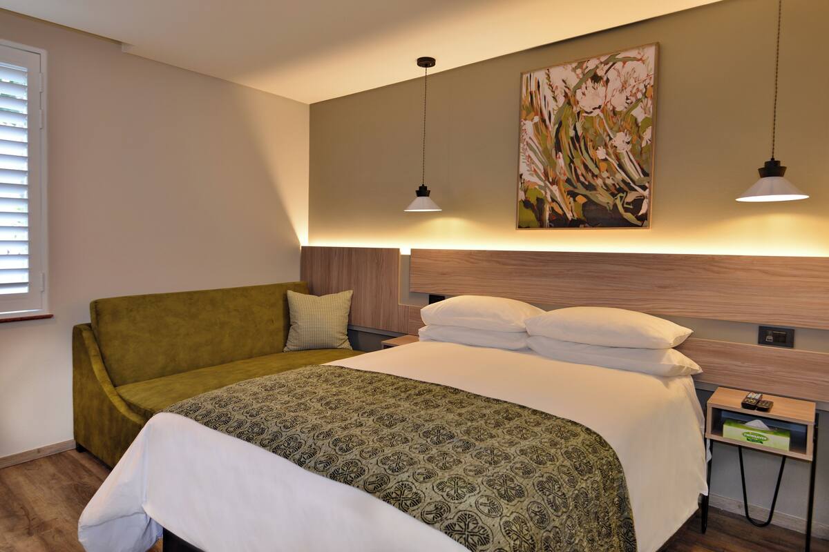 1 bedroom, in-room safe, desk, laptop workspace