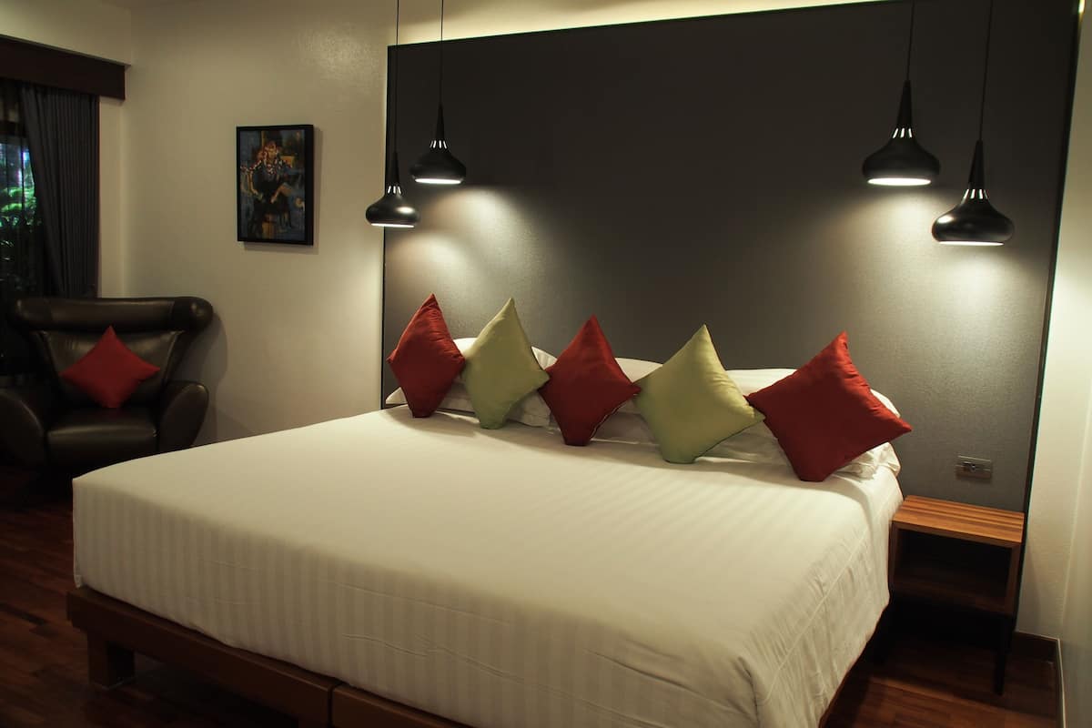 minibar, in-room safe, individually decorated, individually furnished