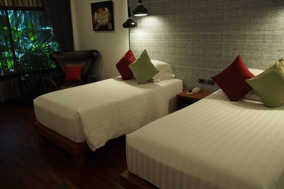 minibar, in-room safe, individually decorated, individually furnished