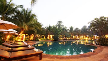Outdoor pool, open 8:00 AM to 8:00 PM, pool umbrellas, sun loungers