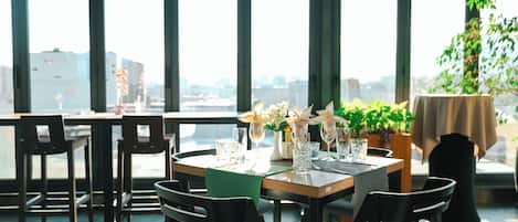 تقديم الإفطار