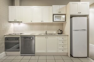 公寓, 1 间卧室 | 客房内保险箱、特色装修、特色家居、办公桌