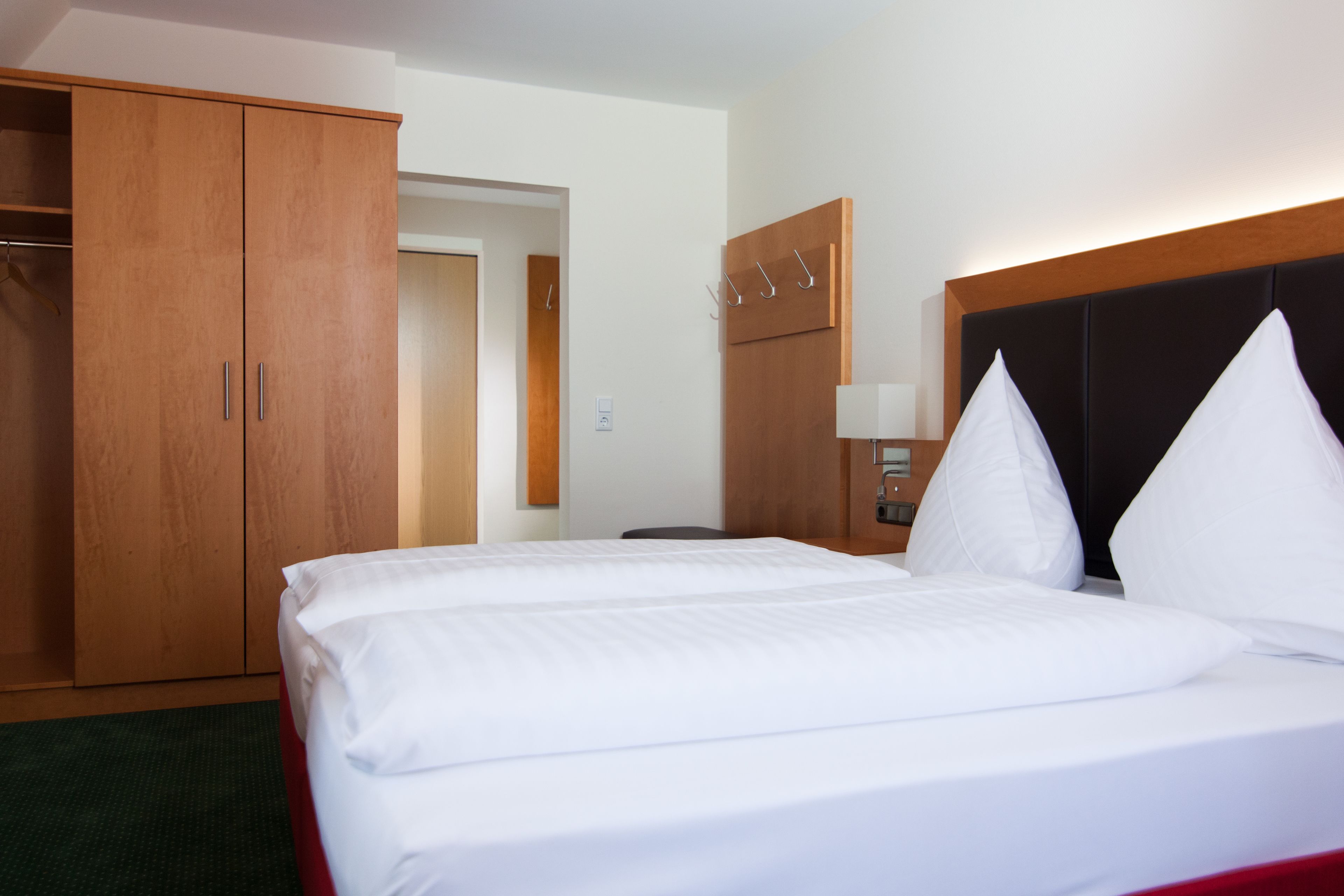 double room, 1 double bed | individually decorated, individually furnished, desk, laptop workspace