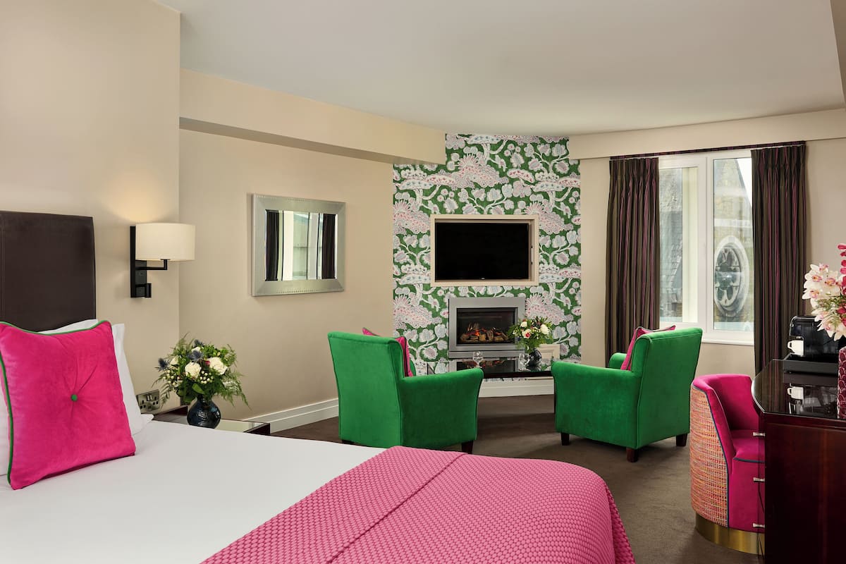 junior suite | premium bedding, in-room safe, desk, laptop workspace