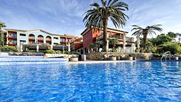Indoor pool, outdoor pool, pool loungers