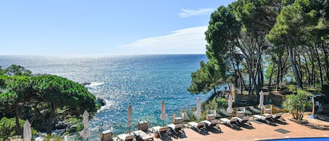 Sulla spiaggia, sabbia bianca