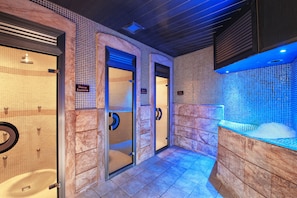 Couples treatment room(s), sauna, hot tub, Turkish bath/hammam