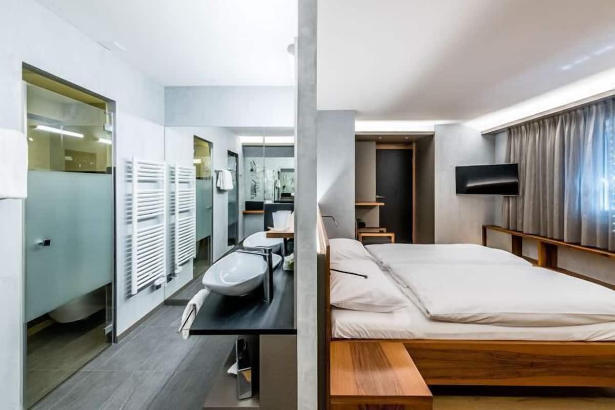 1 bedroom, minibar, in-room safe, soundproofing