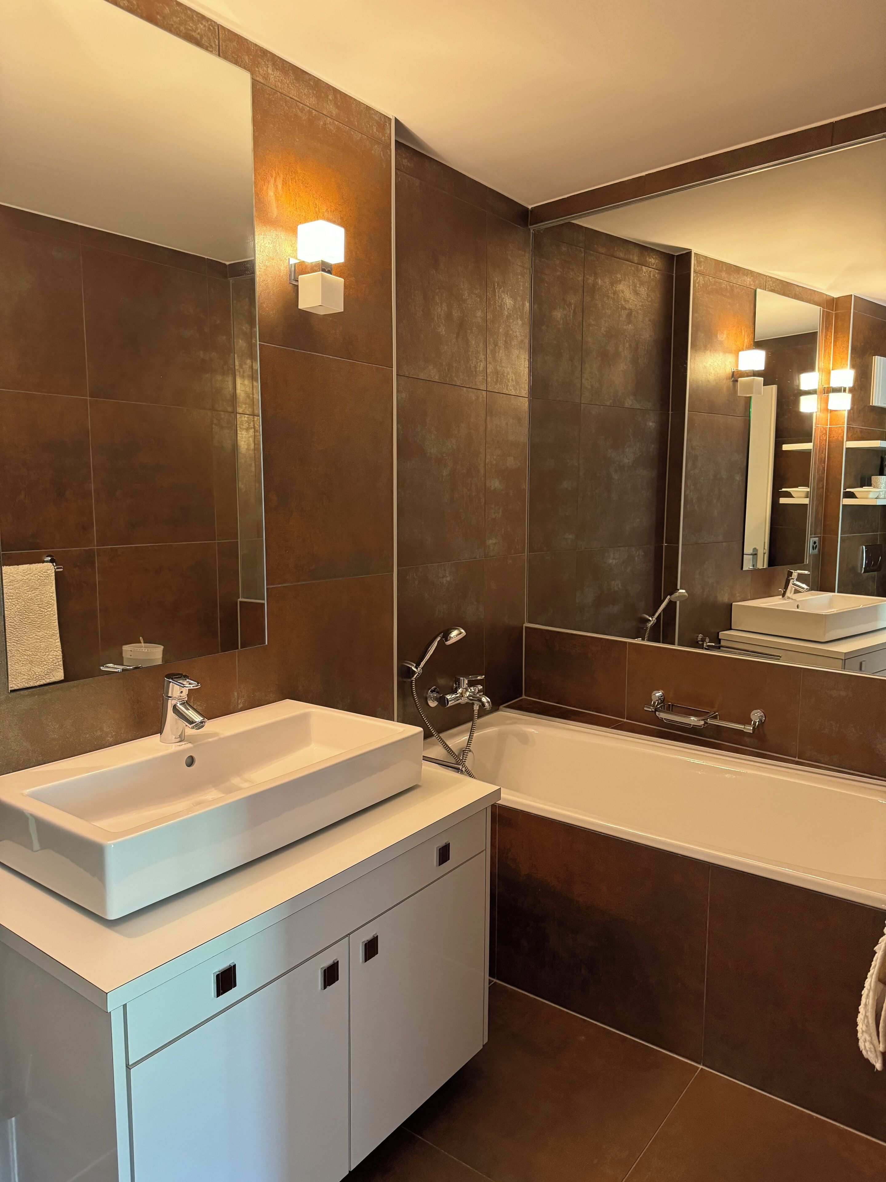 classic apartment, 2 bedrooms, balcony | bathroom | shower, free toiletries, bathrobes, slippers