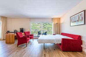 Chambre Familiale, balcon | Coin séjour