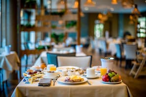 Buffet déjeuner servi tous les jours en supplément