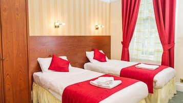 Bàn, bàn ủi/dụng cụ ủi quần áo, truy cập Internet không dây miễn phí