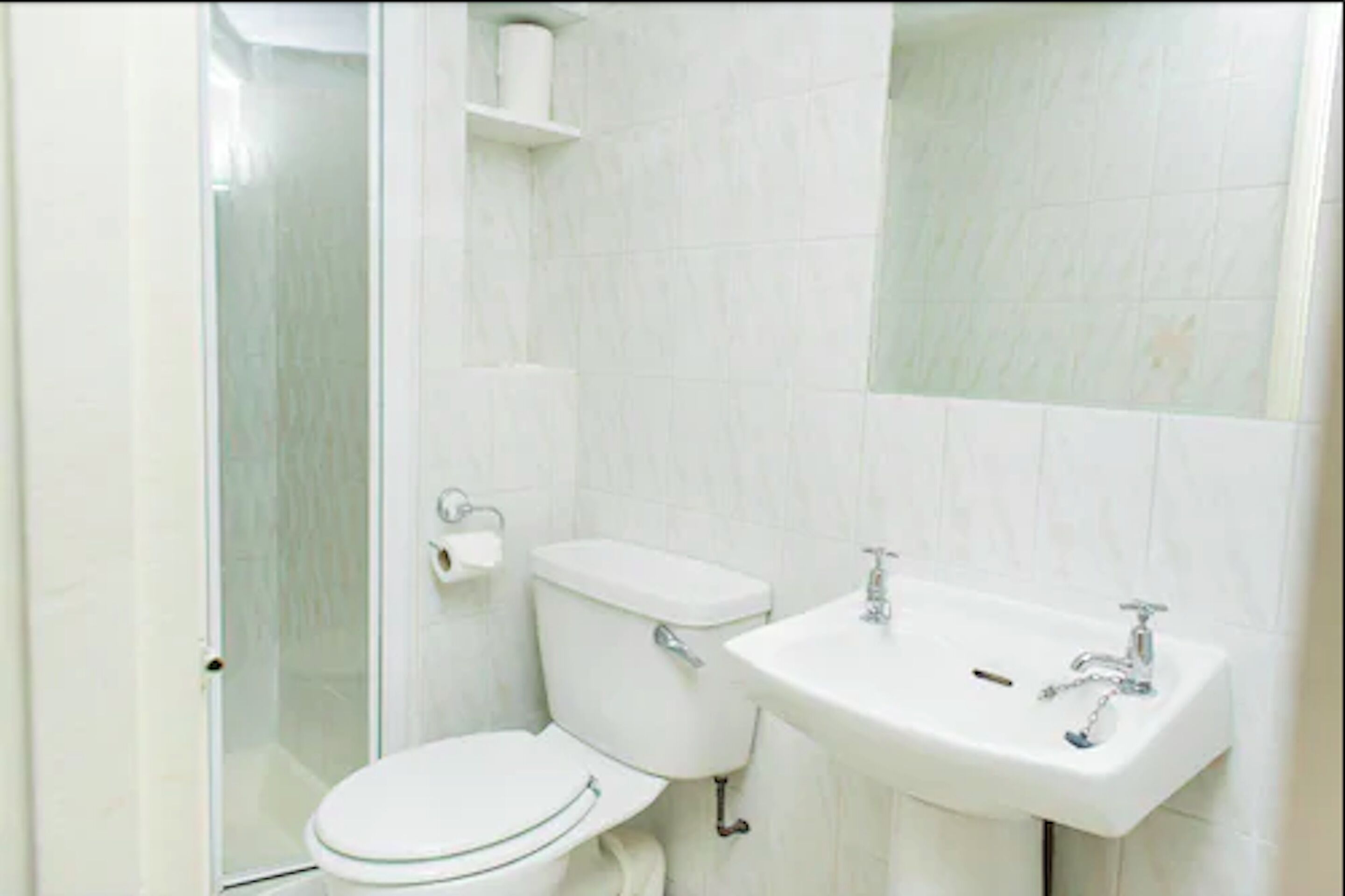 Photo - Avonmore Hotel