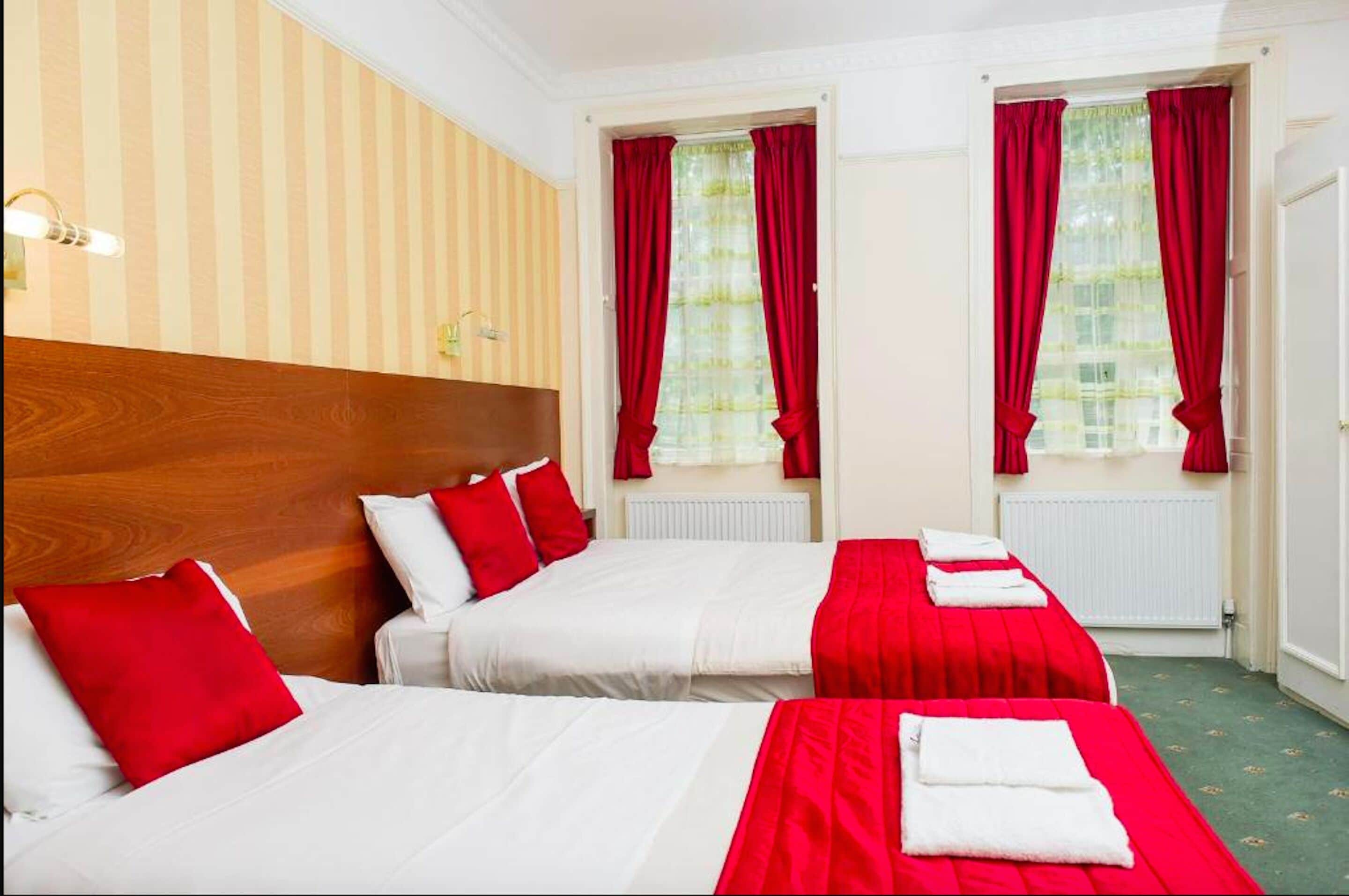 Photo - Avonmore Hotel