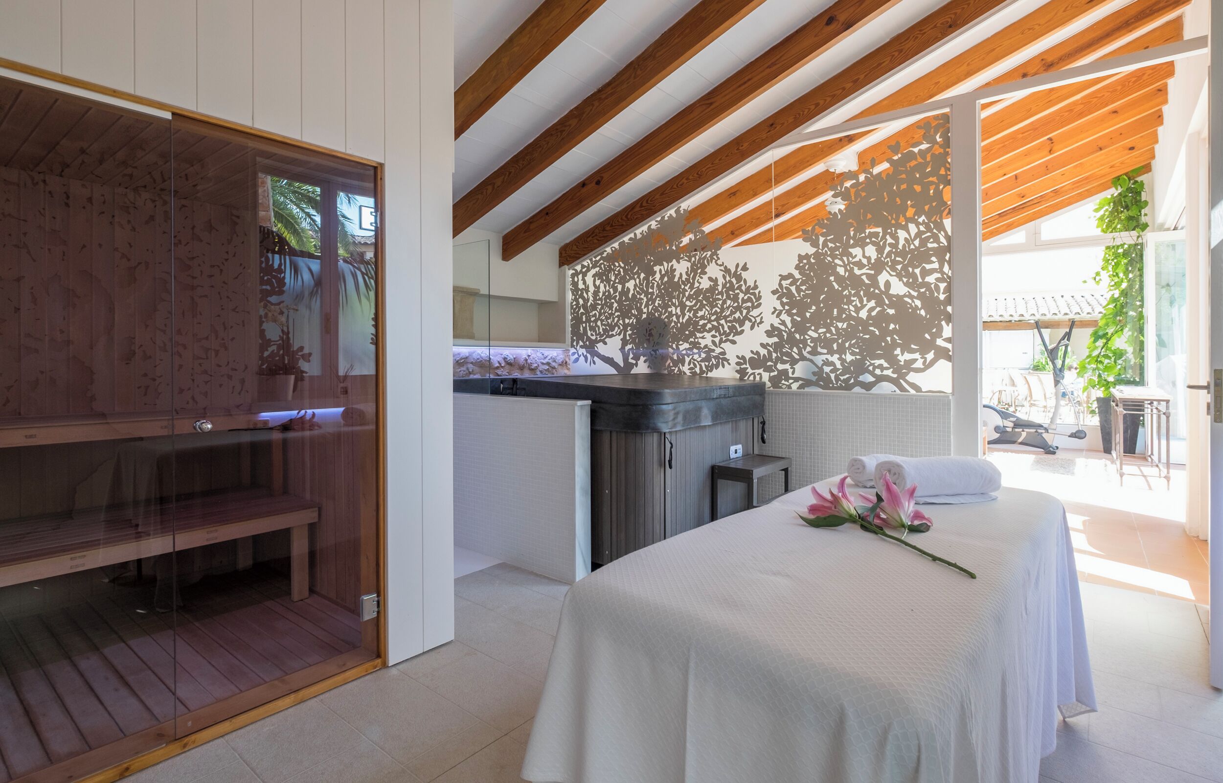 Tratamientos corporales, tratamientos faciales y manicures y pedicures 