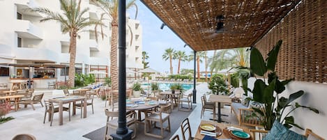 Spécialités Cuisine locale et internationale