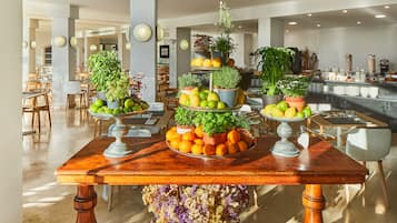 Petit déjeuner buffet compris tous les jours