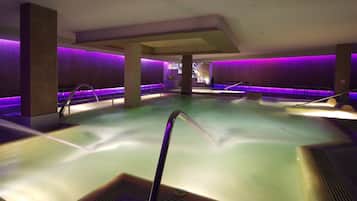 Couples treatment room(s), sauna, hot tub, steam room, body treatments