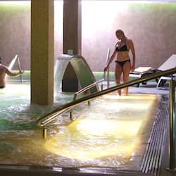Couples treatment room(s), sauna, hot tub, steam room, body treatments