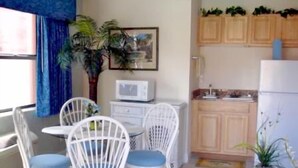 Living area - Royal Orleans by TRS Inc. (Redington Beach)