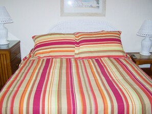 Studio, 1 Queen Bed, Kitchenette