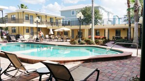 Outdoor pool - Royal Orleans by TRS Inc. (Redington Beach)