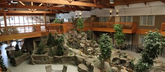 C'mon Inn Hotel & Suites