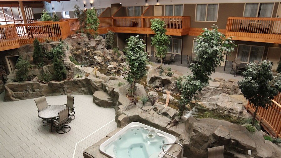 C'mon Inn Hotel & Suites